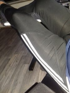 Als Mann in Leggings im Büro